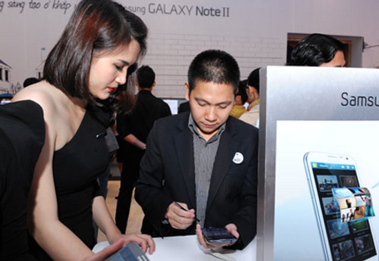 Samsung đại thắng với Galaxy Note II
