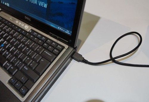 Máy tính xách tay sắp sạc được bằng cổng USB