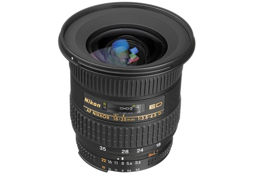 Ống kính Nikon 18-35 mm mới ra mắt cuối tháng này