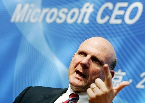 CEO Microsoft bị tố chuyên quyền, trù dập cấp dưới