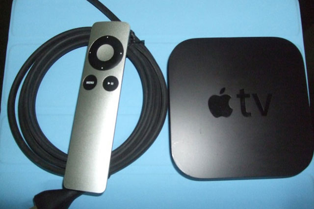Apple TV thế hệ hai không được tích hợp ổ cứng như thế hệ thứ nhất.