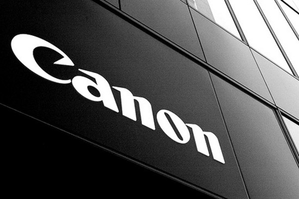 Lợi nhuận ròng trong năm 2012 của Canon giảm 9,7%