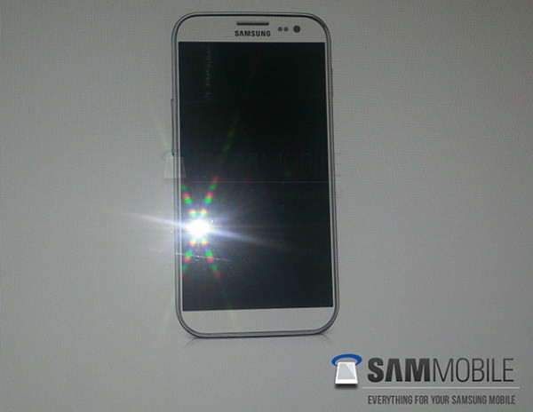 Chân dung Samsung Galaxy S IV qua tin rò rỉ