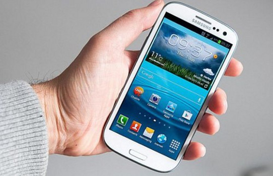Galaxy S III là smartphone tốt nhất 2012