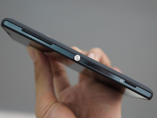 Sony Xperia ZL về Việt Nam với giá hơn 14 triệu đồng