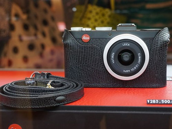 Leica giới thiệu X2 phiên bản dùng da thằn lằn