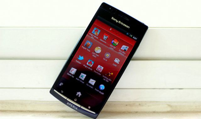 Blog.ToanInfo.Com - Top 20 smartphones in June 2011 -Sony Ericson Xperia Arc