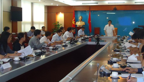 Bộ trưởng Bộ TT&TT Nguyễn Bắc Son vừa chủ trì  cuộc họp đầu tiên của Ban Soạn thảo
