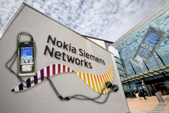 Hãng Nokia thôn tính công ty liên doanh với Siemens