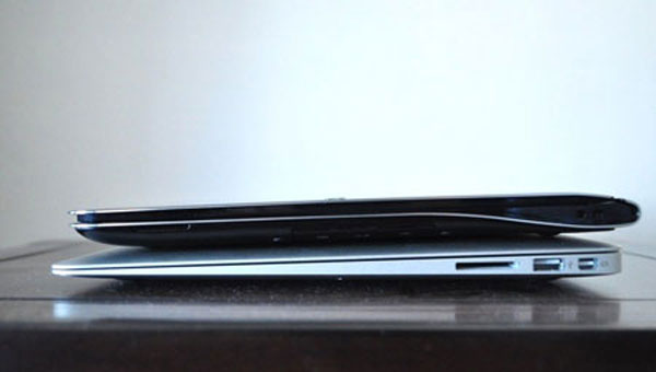 Màn hình Samsung Series 9 sánh ngang với Retina