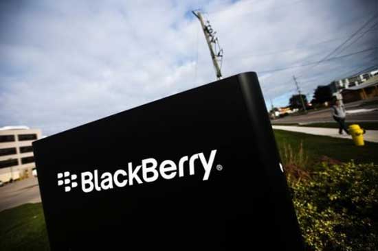 BlackBerry báo lỗ gần 1 tỷ USD