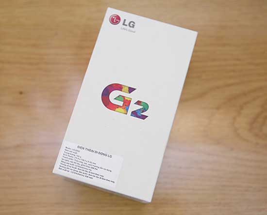 "Mở hộp" LG G2 chính hãng tại Việt Nam