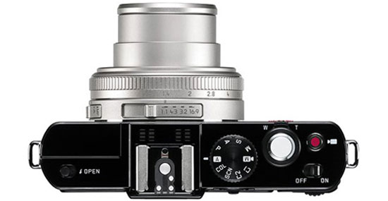Leica D-Lux 6 thêm phiên bản màu bạc