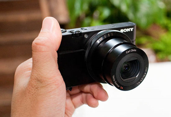 Sony RX100 trở thành máy ảnh 'hot' nhất năm 2012