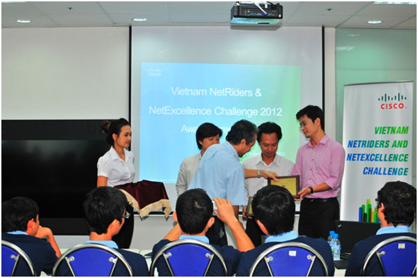BKACAD giành giải nhất Toàn quốc cuộc thi Netriders do Cisco System tổ chức
