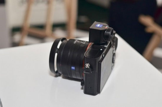 Sony ra mắt máy ảnh Full-Frame đầu tiên tại Việt Nam