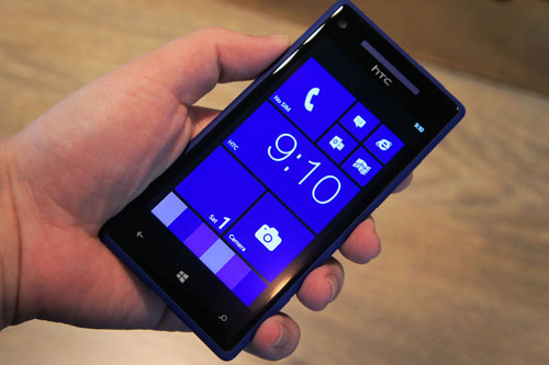 Smartphone Windows Phone 8 dính lỗi tự khởi động
