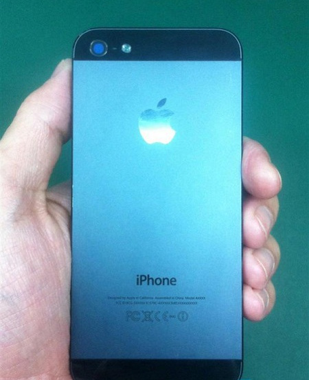 Rò rỉ ảnh thực tế của iPhone 5S?