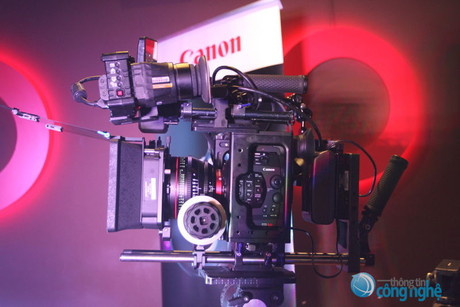 Canon ra mắt máy quay phim chuyên nghiệp với độ phân giải 4K